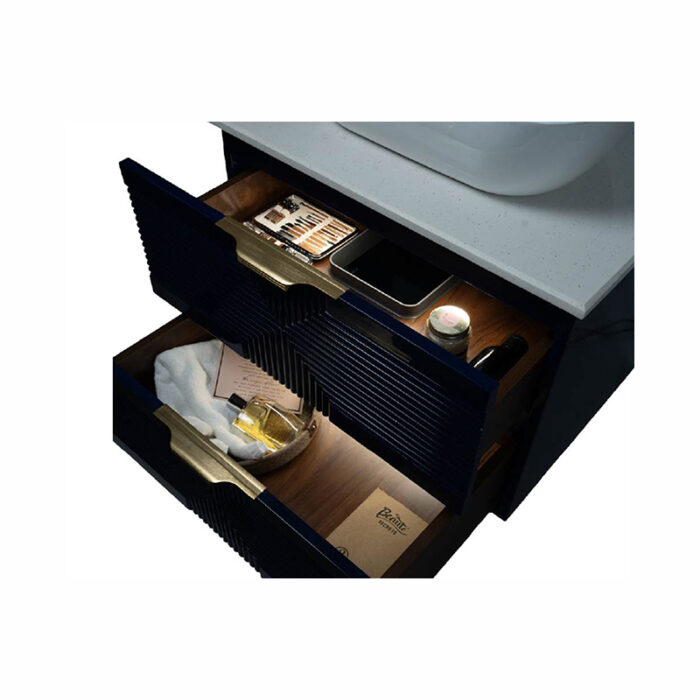 Chic Essence - Image 3